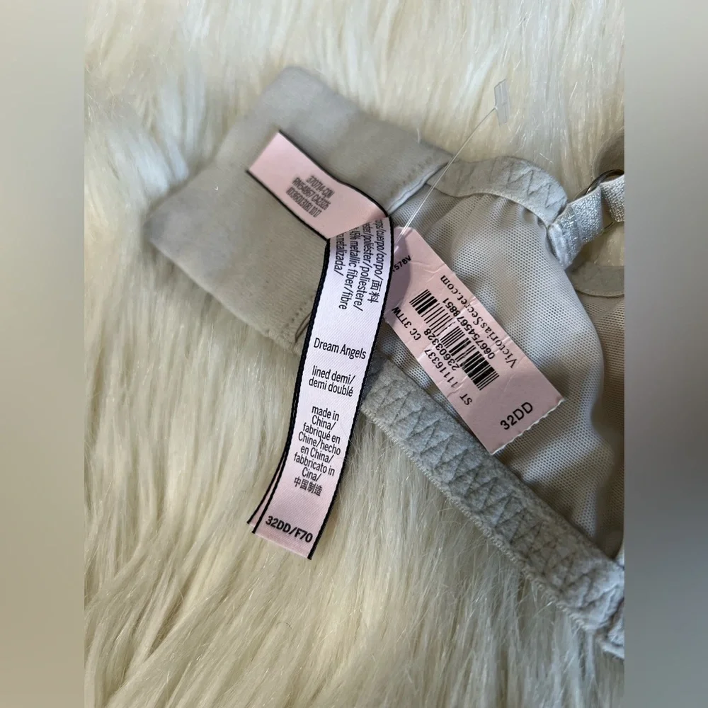 🆕 Victoria's Secret Dream Angels High Neck Chatilly Lace Demi Bra 32DD - Picture 5 of 8